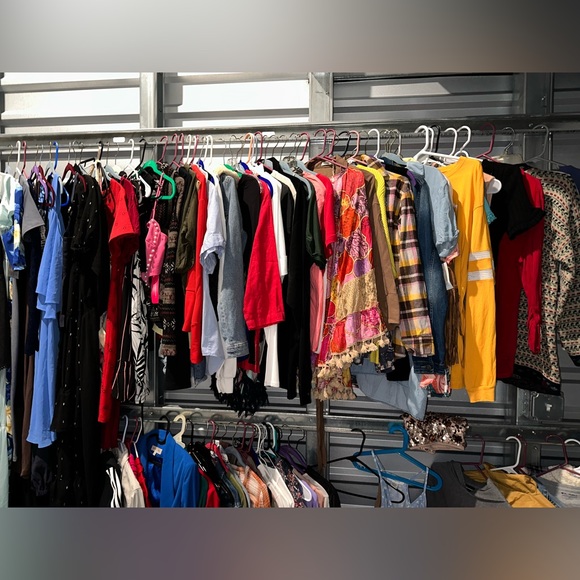 Lola’s Closet Live Show! - Picture 2 of 3